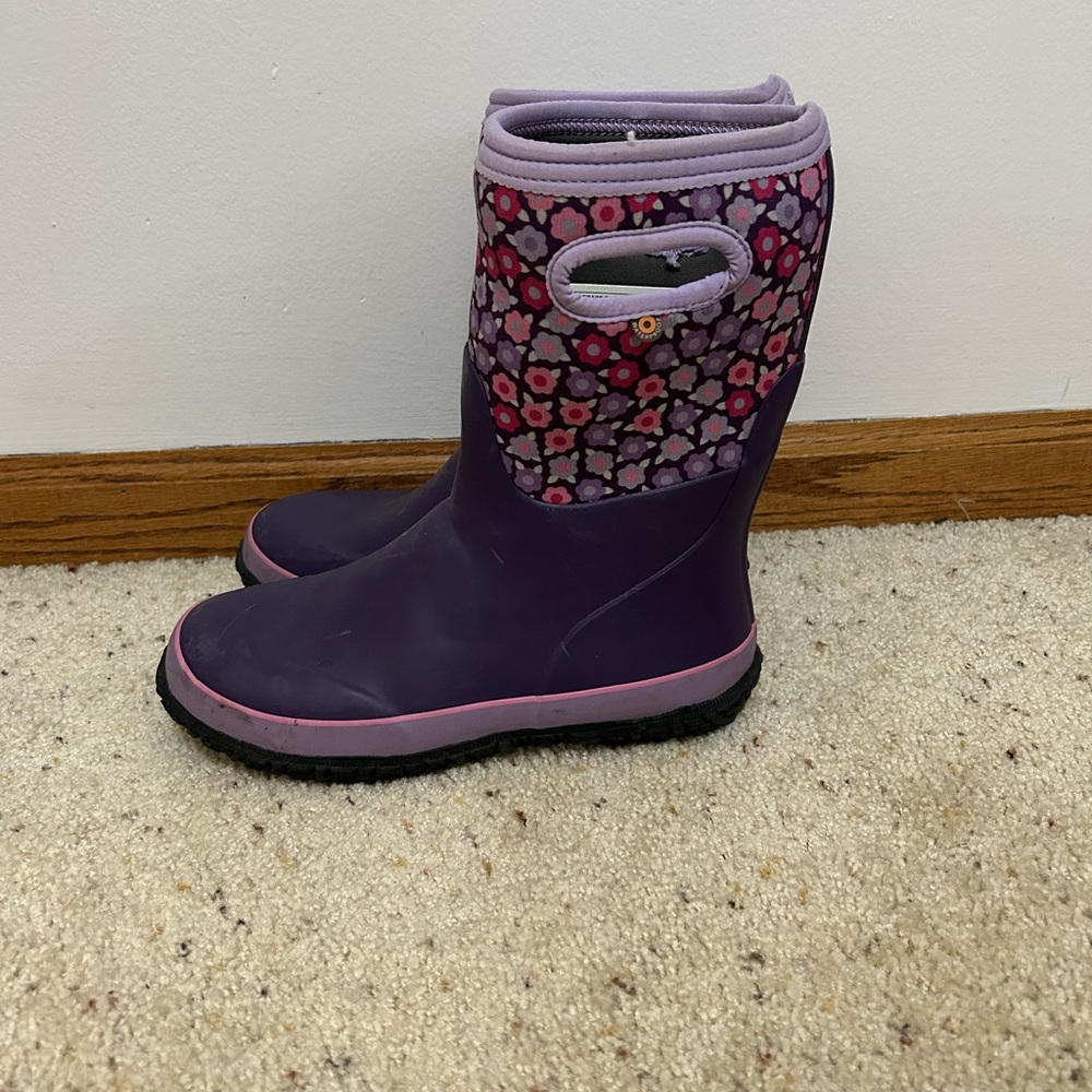 Girls Size 6 Purple Bogs